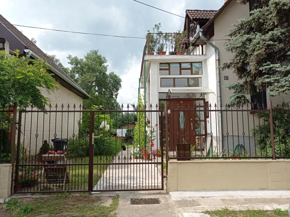 Toserdo Lakitelek Exterior foto